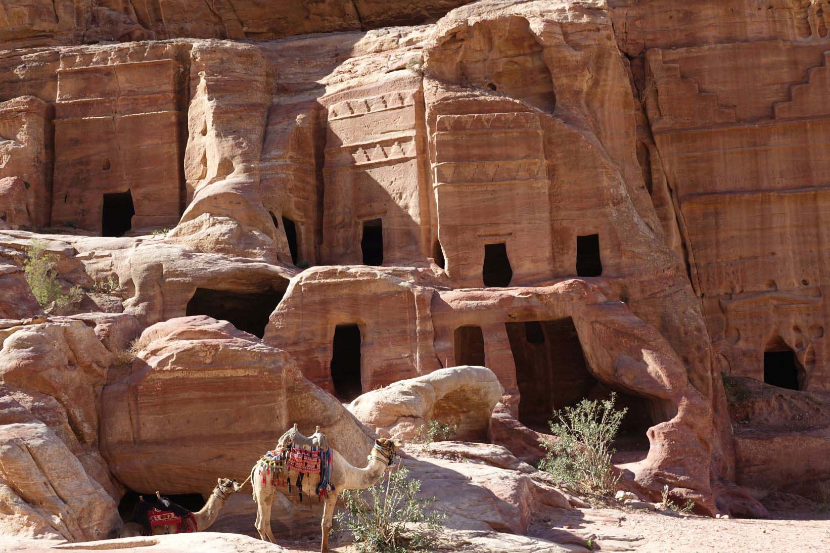 felsengraeber in petra